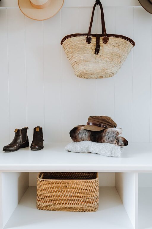 How to Keep Your Entryway Clean and Simple: Easy Tips for a Tidy Home